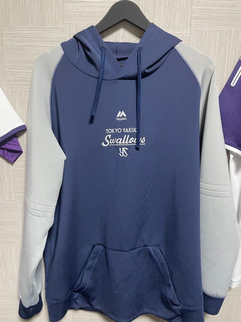 東京ヤクルトスワローズ　プロコレトレーニングウェア