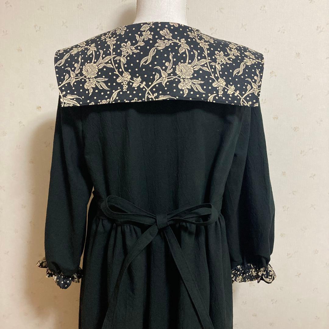 マロリーブラック　セーラーカラー襟キッズワンピース　ハンドメイド