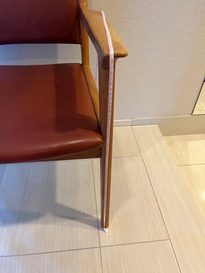 『GECKO』アーム付きダイニングチェア 木製