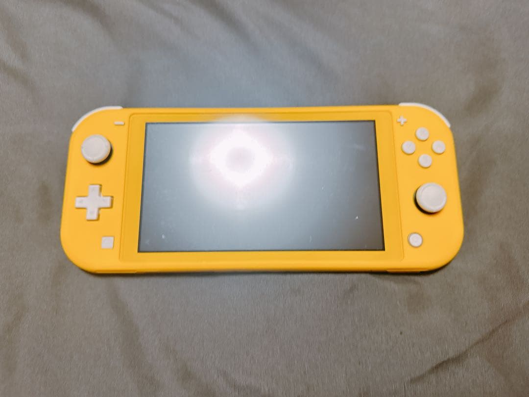 Nintendo Switch Lite イエロー 本体と充電器