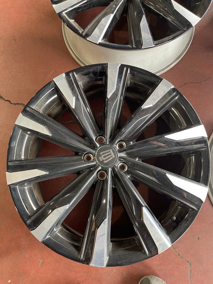 21インチ クラウンクロスオーバーRS ホイールセット