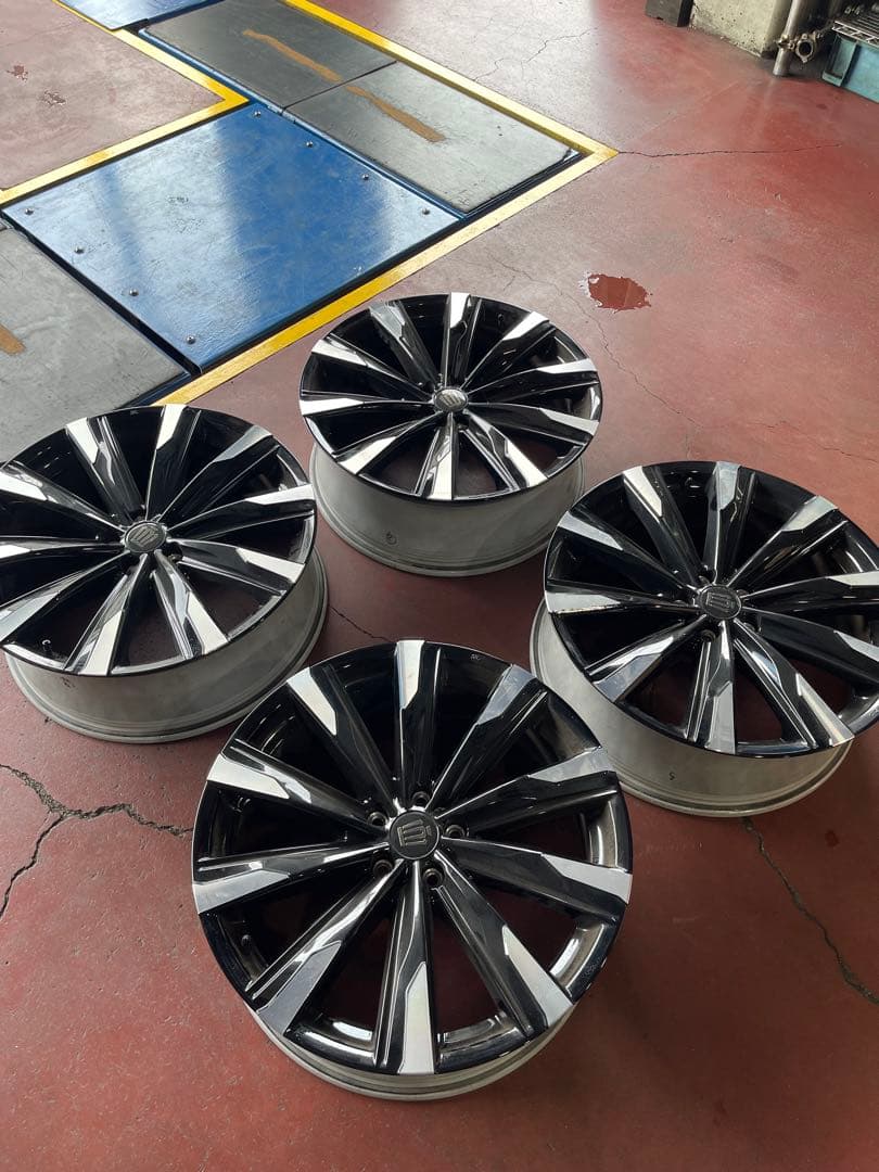 21インチ クラウンクロスオーバーRS ホイールセット