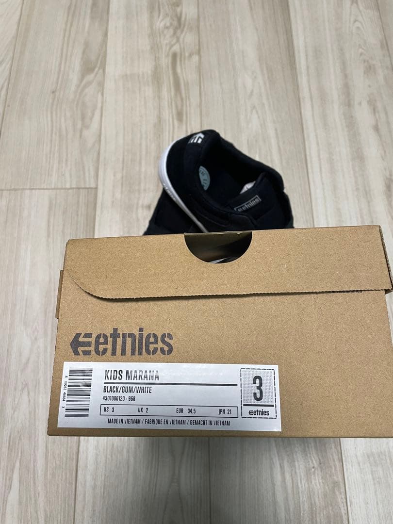 etnies キッズシューズ 黒 ベルクロ式