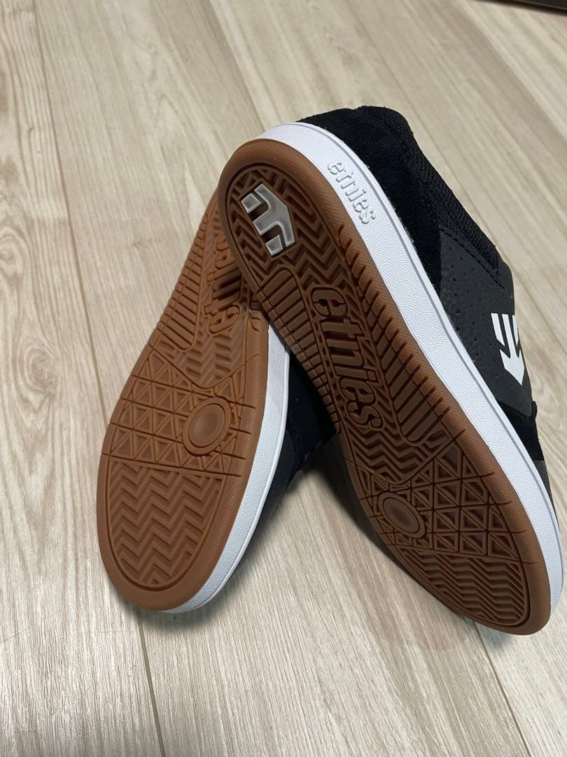 etnies キッズシューズ 黒 ベルクロ式