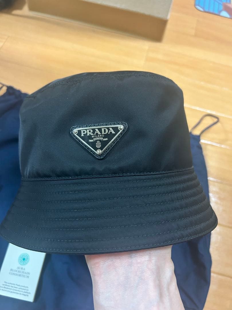 ホワイト　PRADA プラダ ナイロン バケットハット XL ブラック