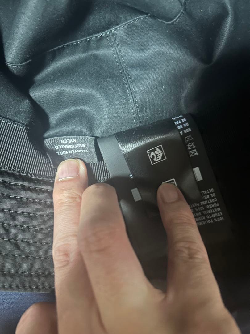 ホワイト　PRADA プラダ ナイロン バケットハット XL ブラック