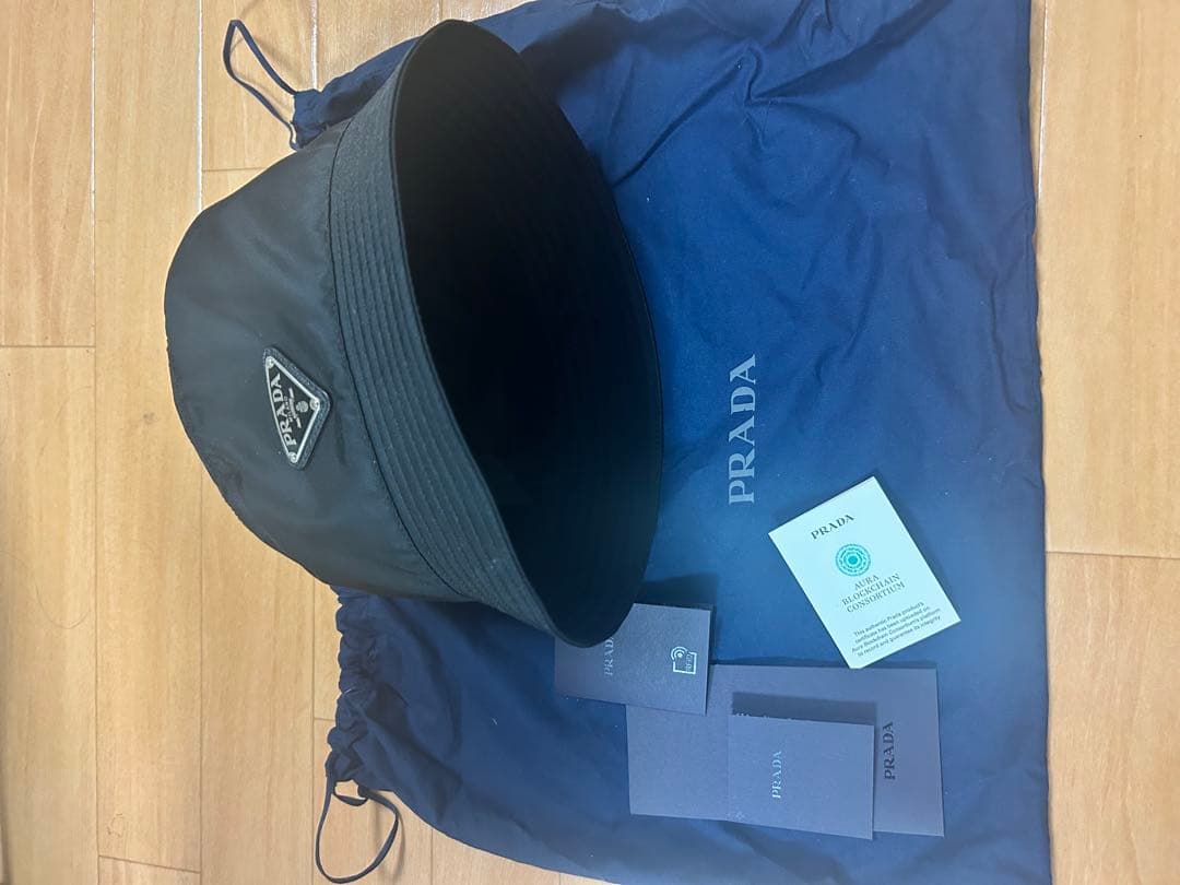 ホワイト　PRADA プラダ ナイロン バケットハット XL ブラック
