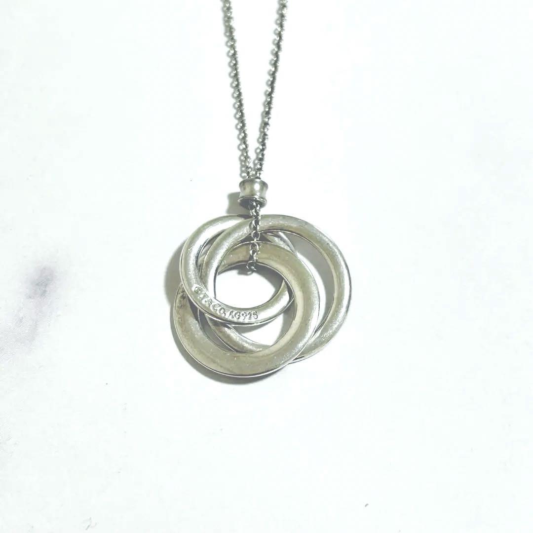 ティファニー インターロッキング スリーサークル ネックレス