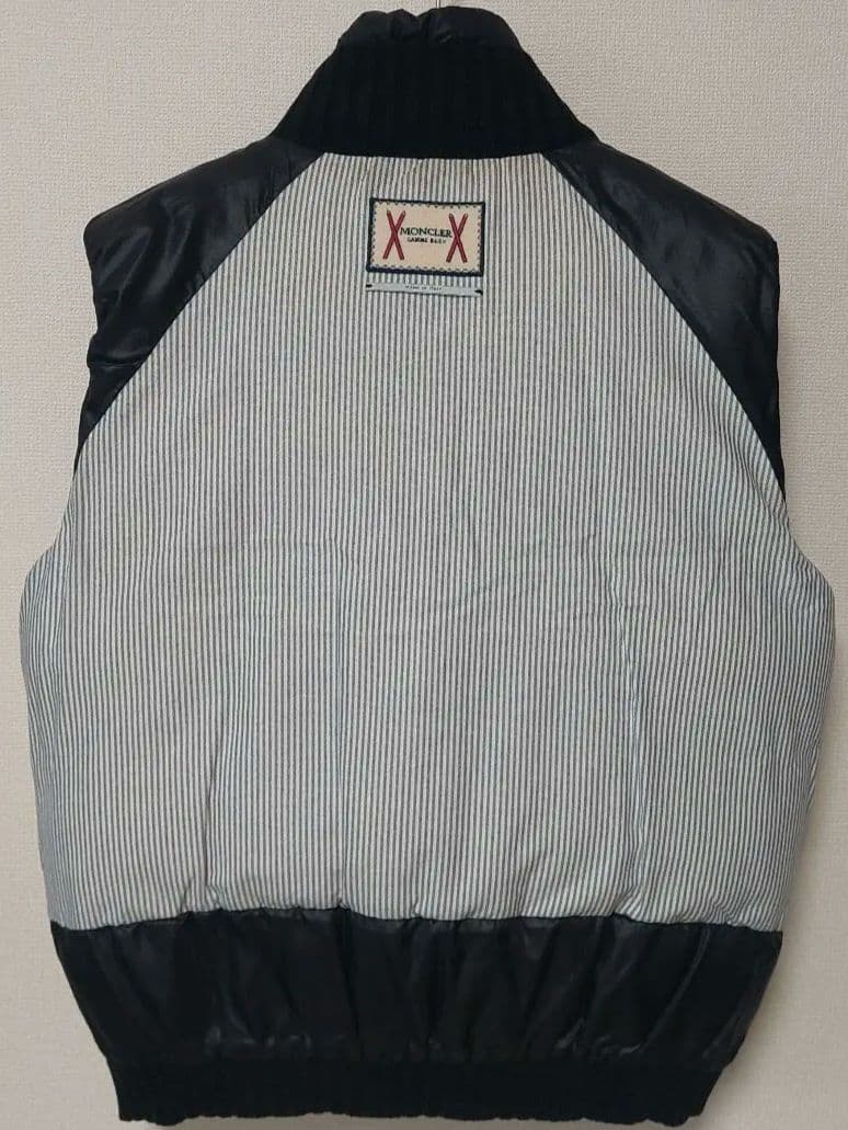 MONCLER　GAMMEBLEU 　ダウンベスト モンクレール　ガムブルー