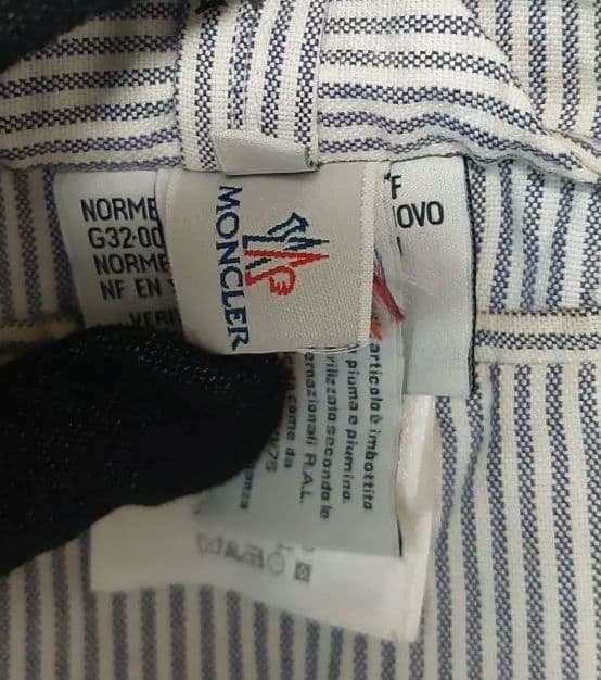 MONCLER　GAMMEBLEU 　ダウンベスト モンクレール　ガムブルー