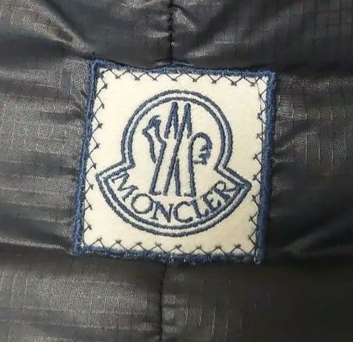 MONCLER　GAMMEBLEU 　ダウンベスト モンクレール　ガムブルー