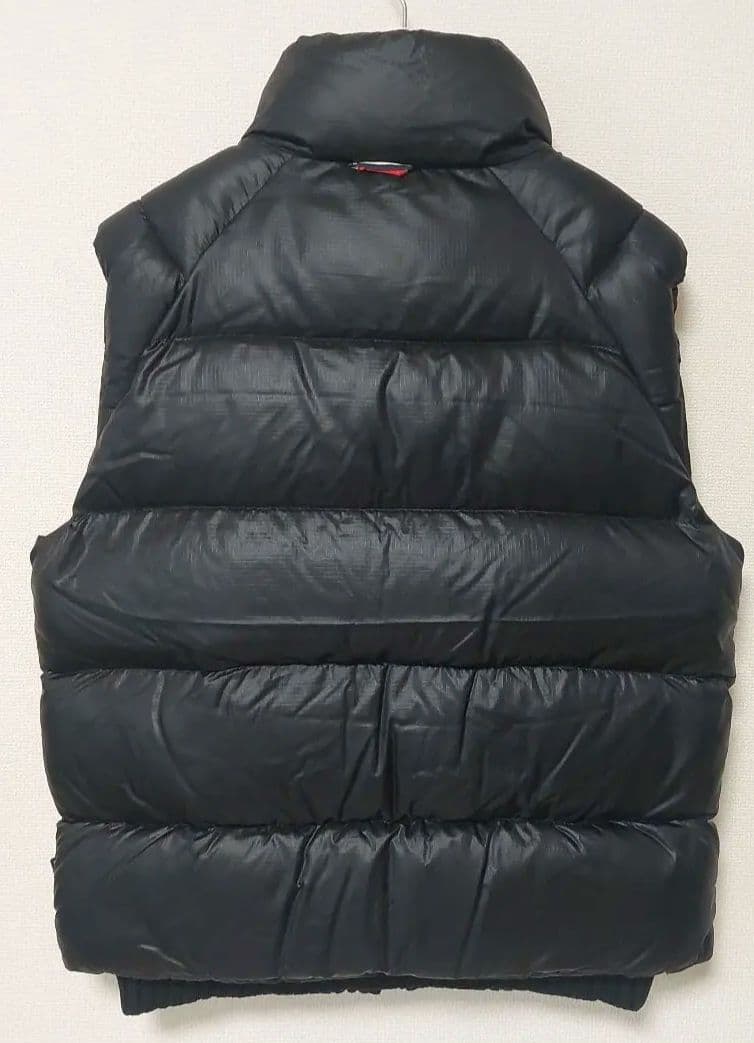 MONCLER　GAMMEBLEU 　ダウンベスト モンクレール　ガムブルー