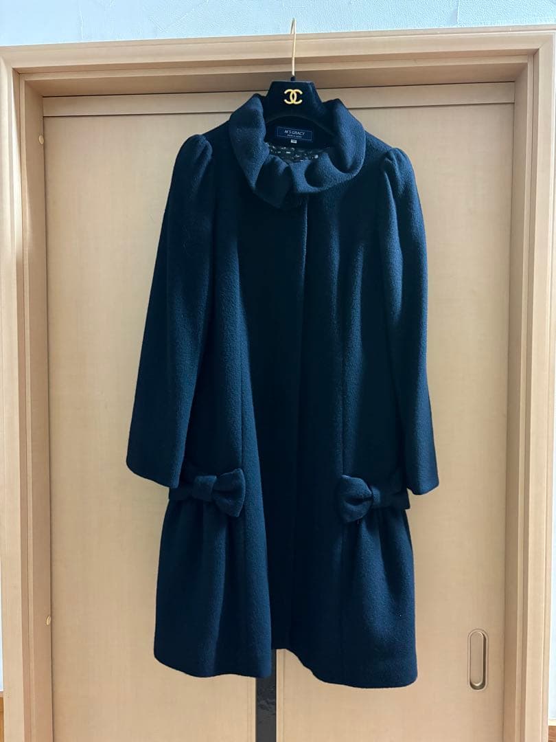 エムズグレイシー カメリア裏地ブラックロングコート