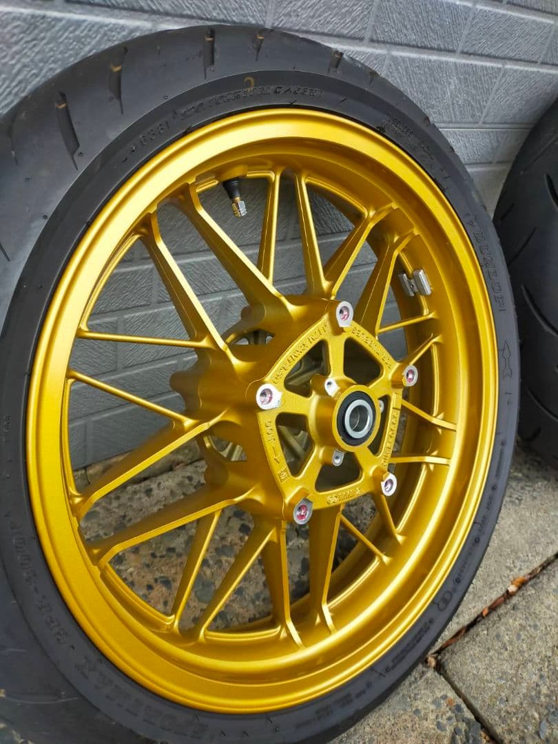 Z900RS SE 2022モデル　純正ゴールドホイール　タイヤ・前後セット