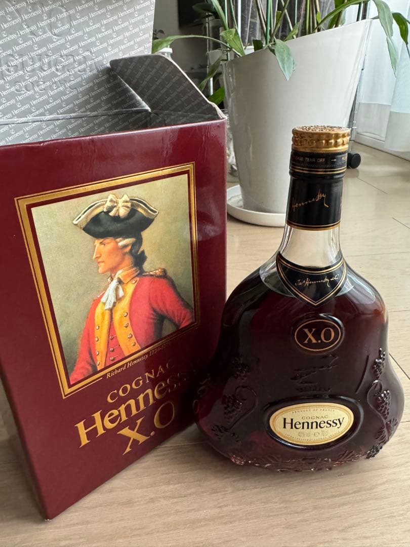 Hennessy XO ブランデー 箱付 未開封 金キャップ 700ml 40%