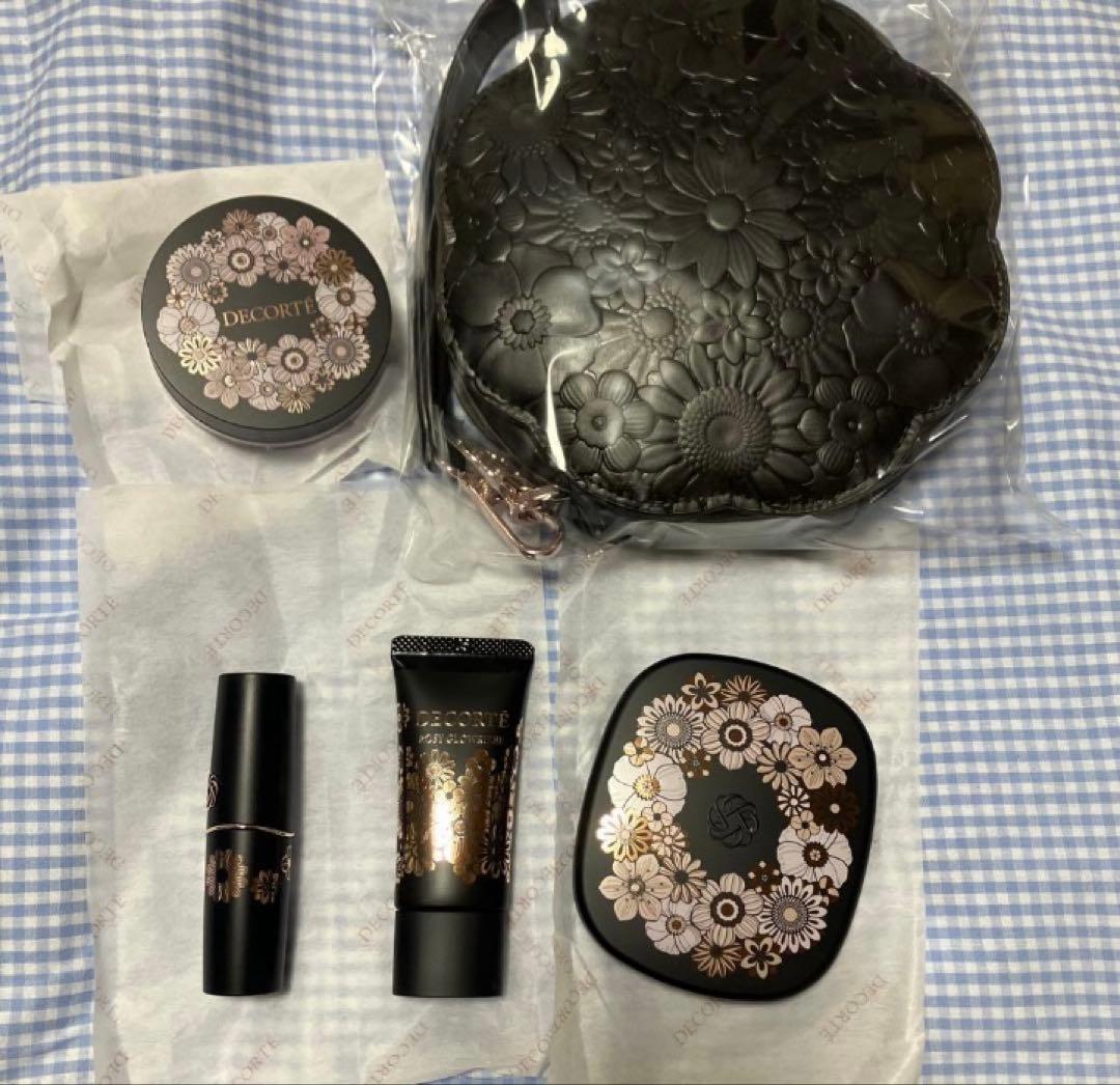 コスメデコルテ2025クリスマスコフレ　エターナルブルームコレクション
