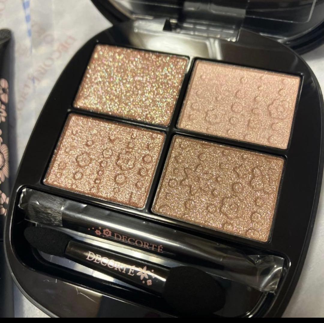 コスメデコルテ2025クリスマスコフレ　エターナルブルームコレクション