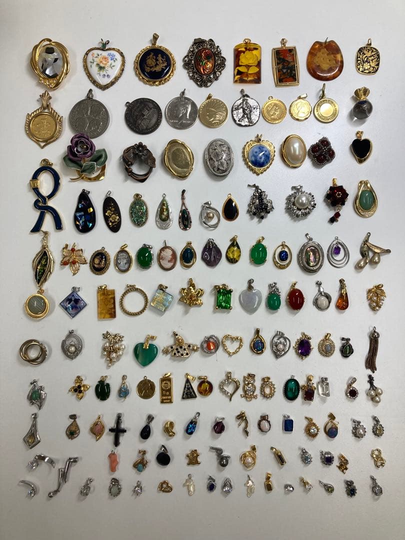 レディース　アクセサリー　ペンダント　宝石　真珠　ダイヤ　137点まとめ売り