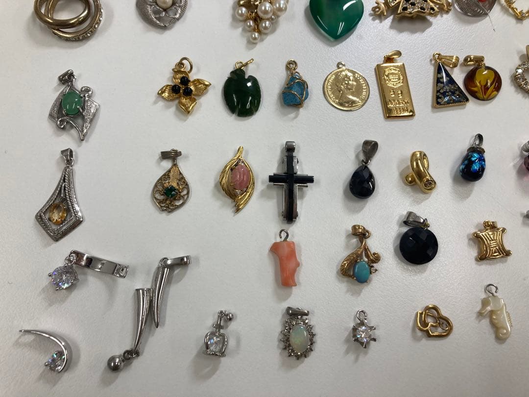 レディース　アクセサリー　ペンダント　宝石　真珠　ダイヤ　137点まとめ売り