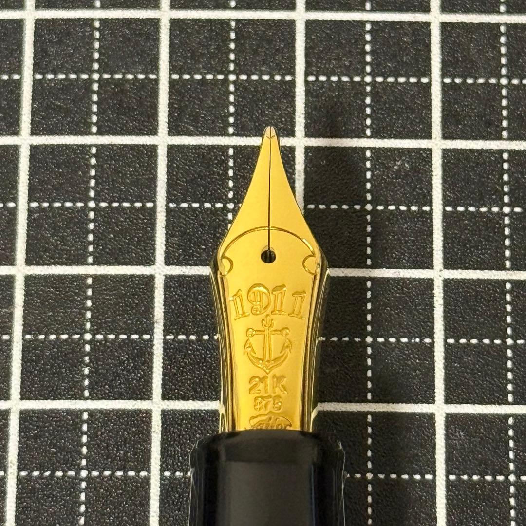 セーラー 万年筆 デスクペン 黒檀 長刀研ぎ 中字