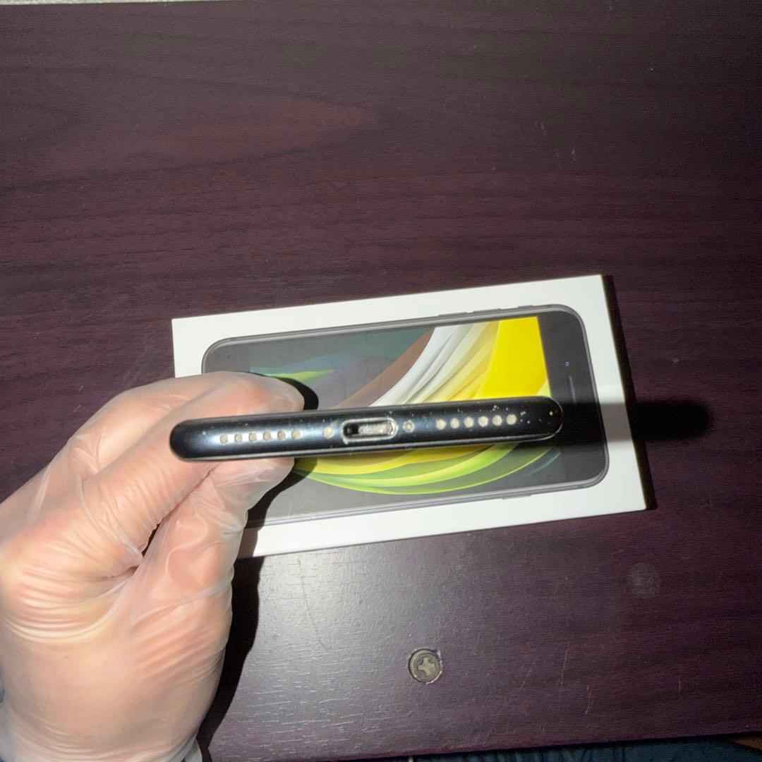 P*h様 iPhone SE (第2世代) 126GB ブラック