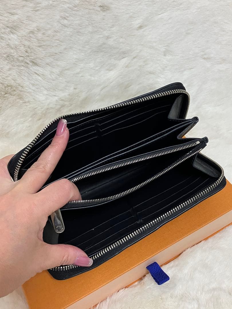ルイ・ヴィトン マヒナ ジッピーウォレット ノワール 長財布