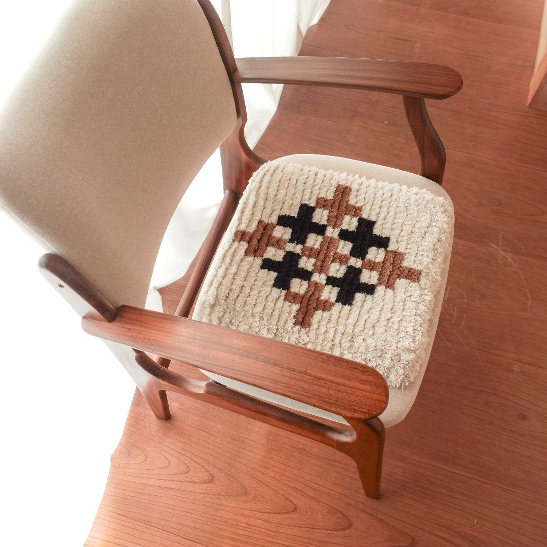 【一点物】ノッティング織 椅子敷き 008