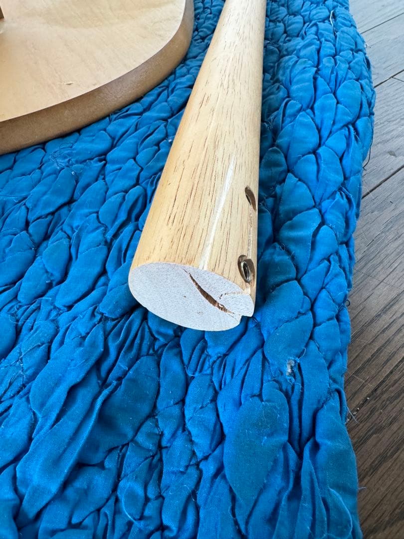 ひだりさま・NOCE ノーチェ　ダイニングテーブル 三角形