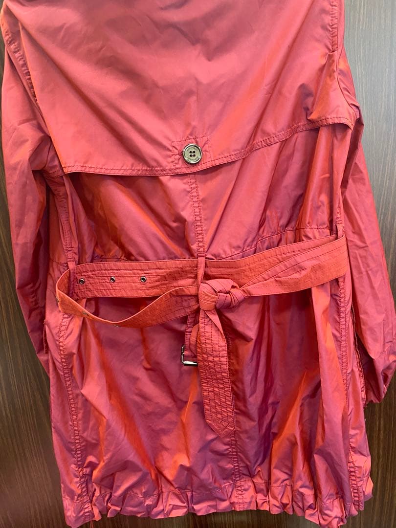 Burberry 光沢ナイロンコート　ミドル丈　40 レッド　1度着用