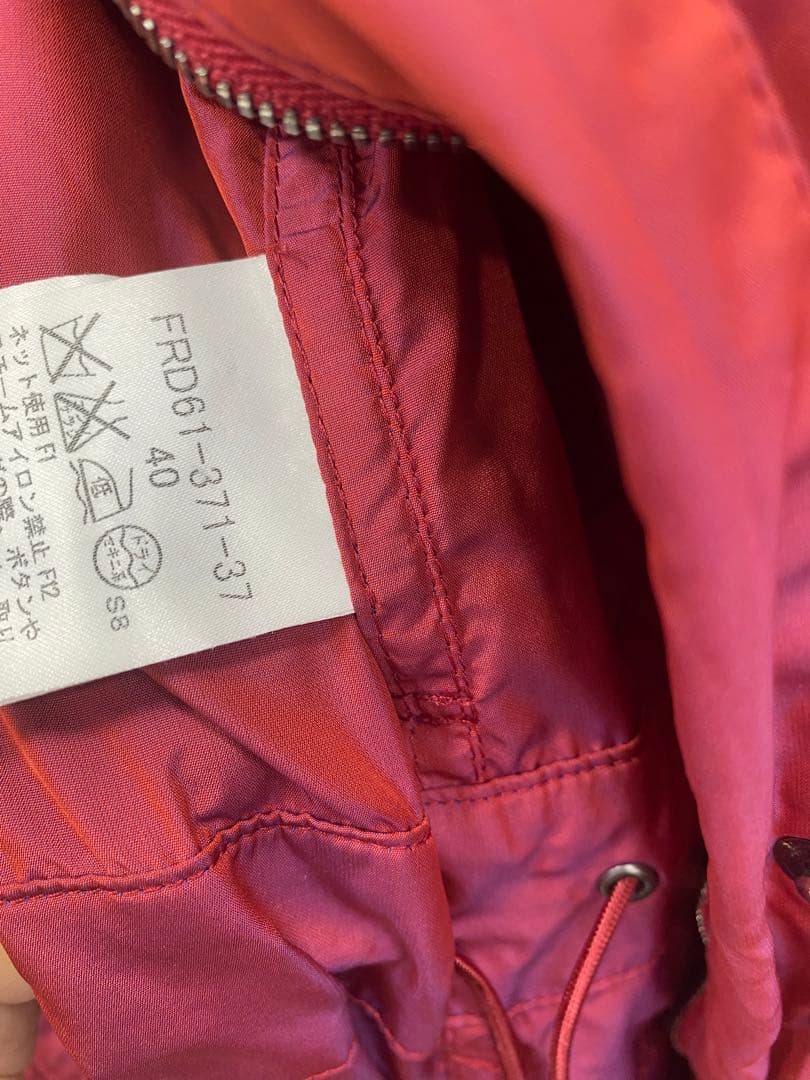 Burberry 光沢ナイロンコート　ミドル丈　40 レッド　1度着用