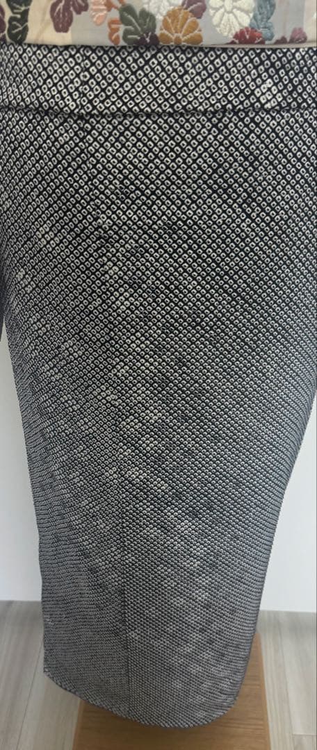 SALE　１月末迄　２０％オフ　豪華　本総絞り　斜め縞模様小紋着物