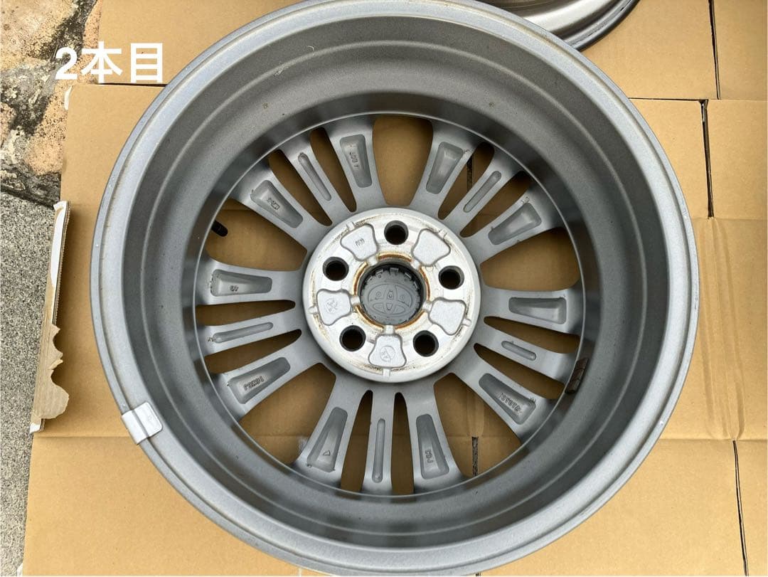 バナナ　①トヨタ　90ヴォクシー 純正 アルミホイール 2本