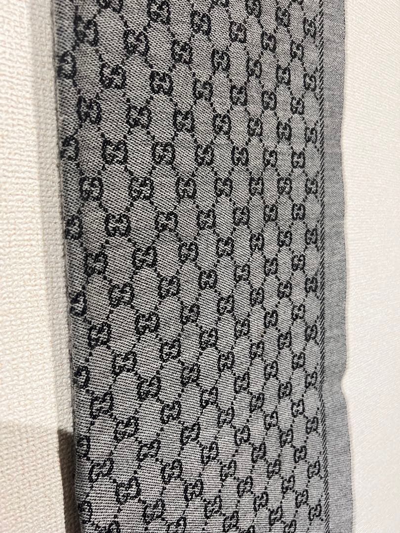 グッチ Gucciグレー マフラー フリンジ付き