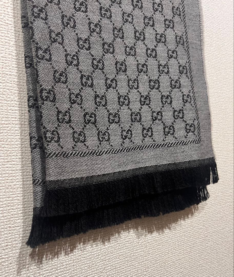 グッチ Gucciグレー マフラー フリンジ付き