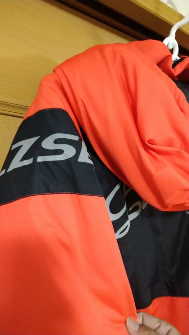 GENIOルースイソンブラ フード付き中綿コート