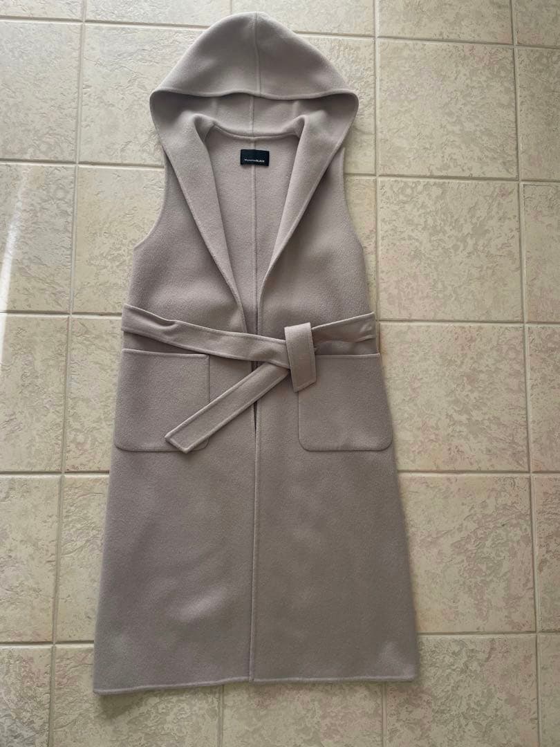 M-premierBLACK フード付きジレ