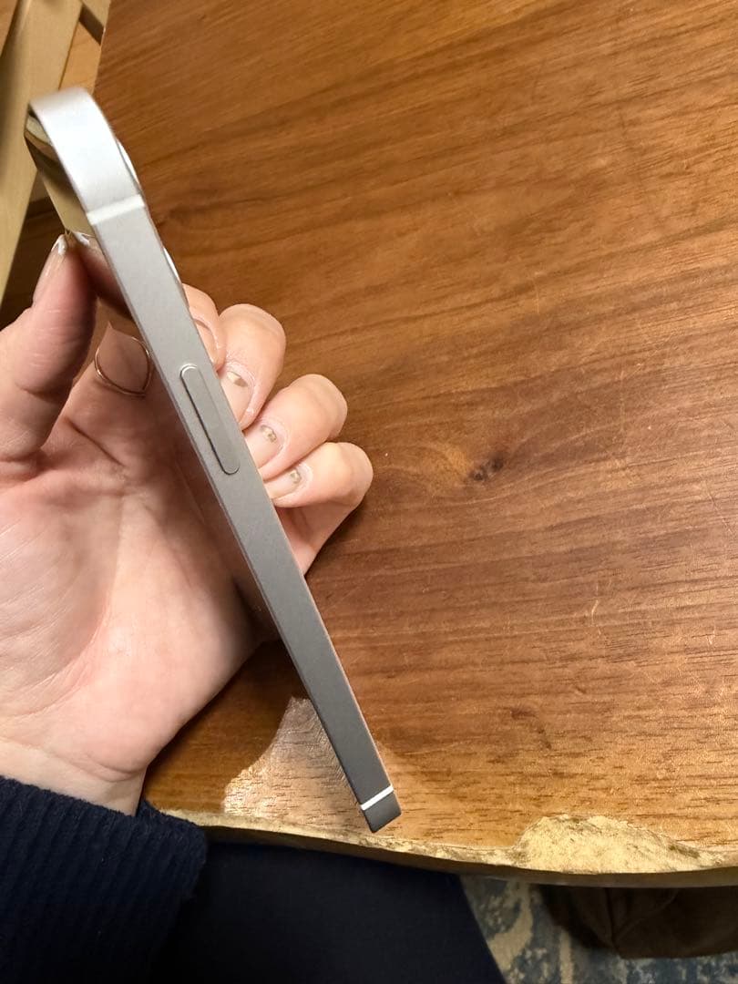 Apple iPhone 12 ホワイト 本体　64GB バッテリー88%