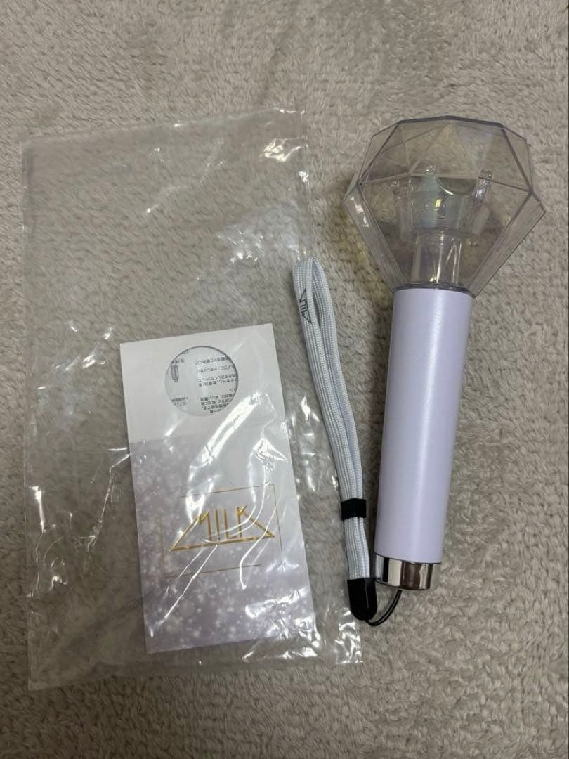 M!LK ミルクラスタル ペンライト 2