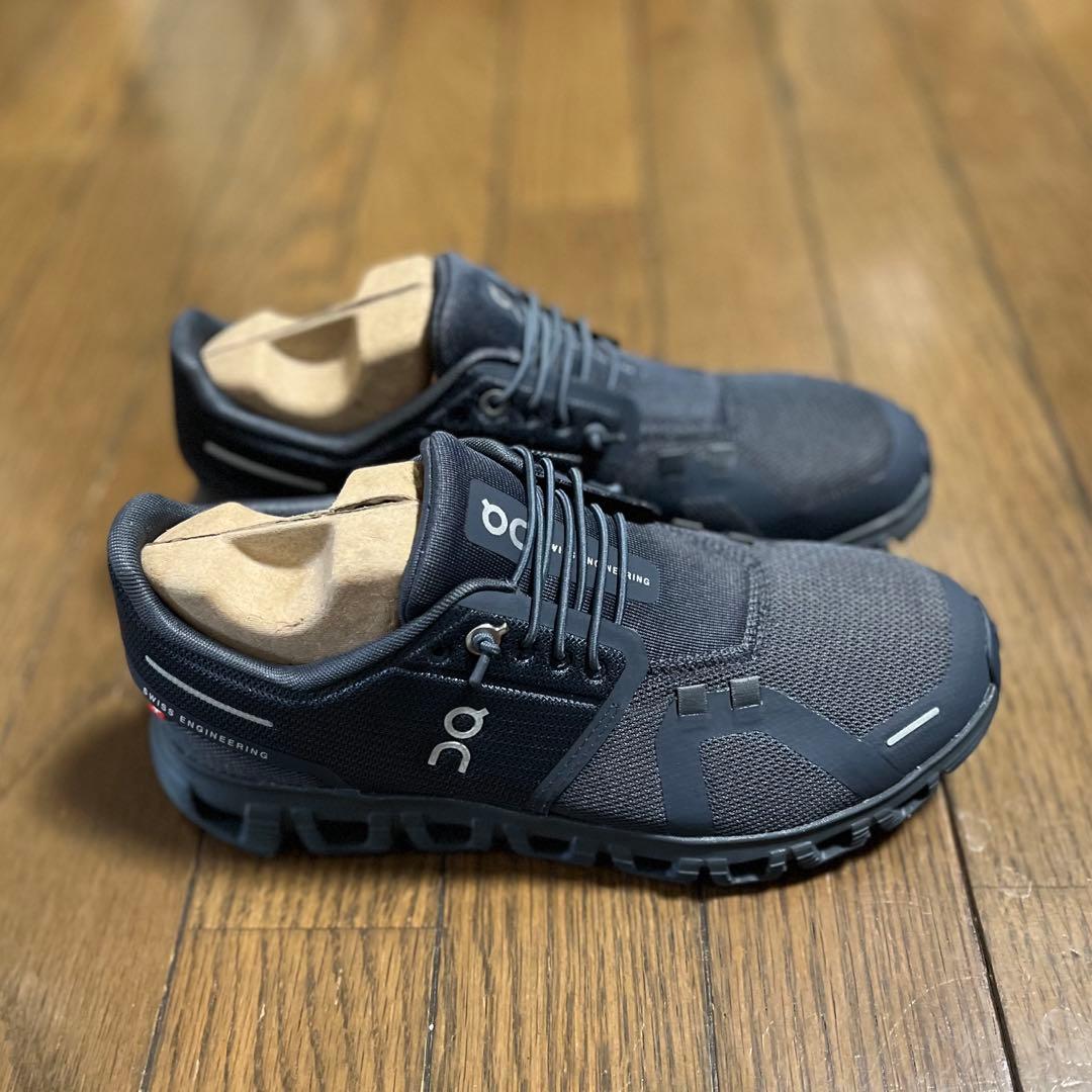 新品未使用☆on runningオンランニングシューズスニーカーCloud 6