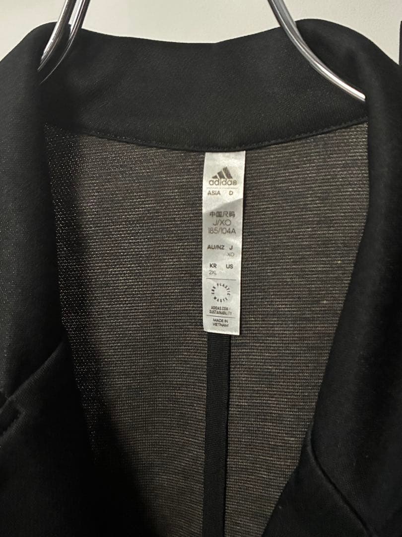 スリーストライプス テーラードジャケット＆アンクルパンツ セットアップ