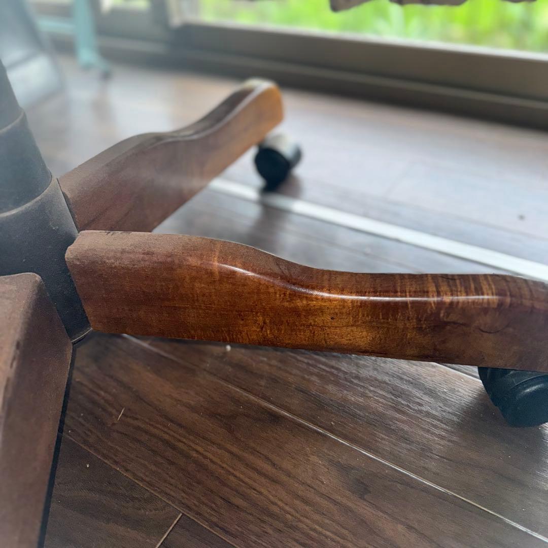 高級レザーオフィスチェア 木脚 キャスター付き デスクチェア　プレジデント　書斎