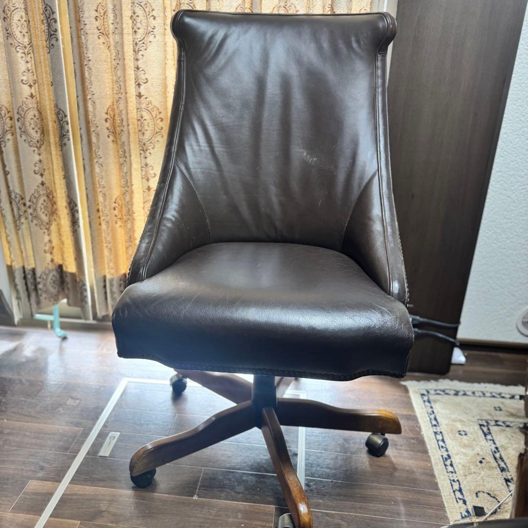 高級レザーオフィスチェア 木脚 キャスター付き デスクチェア　プレジデント　書斎