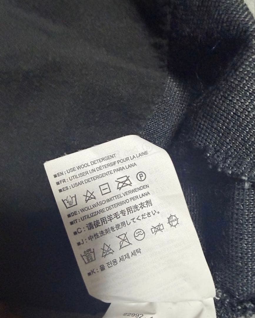 ARCTERYX海外製ダークグレー ニット帽 ロゴ刺繍