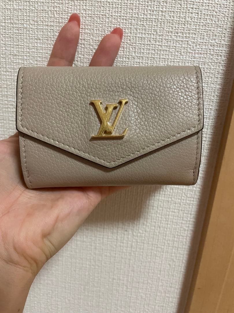 最終お値下げポルトフォイユLouis Vuitton ベージュ 三つ折り財布