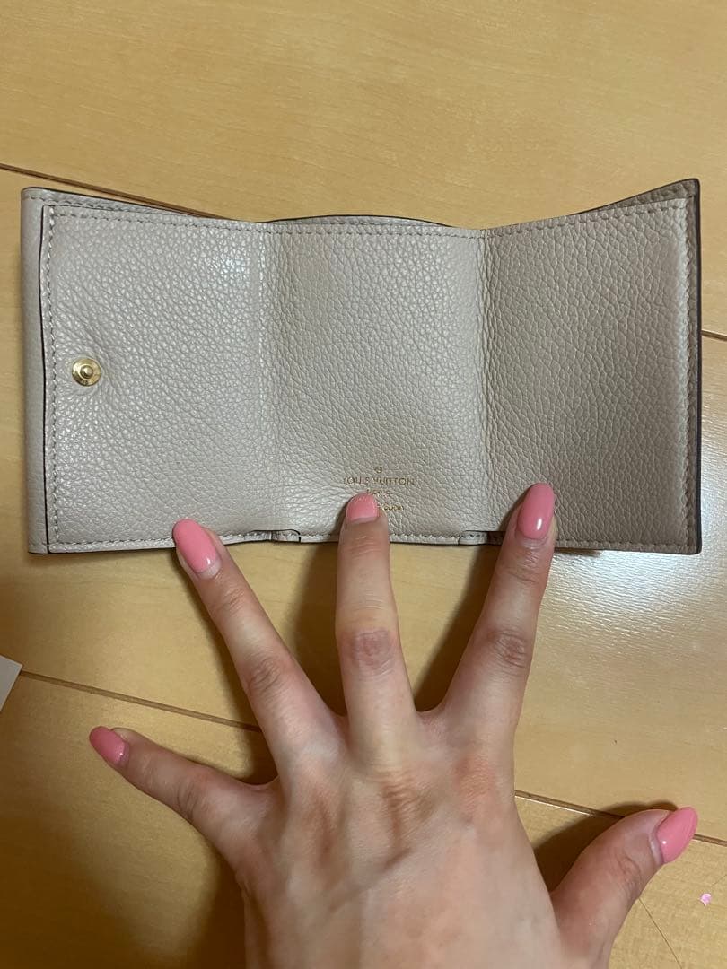最終お値下げポルトフォイユLouis Vuitton ベージュ 三つ折り財布