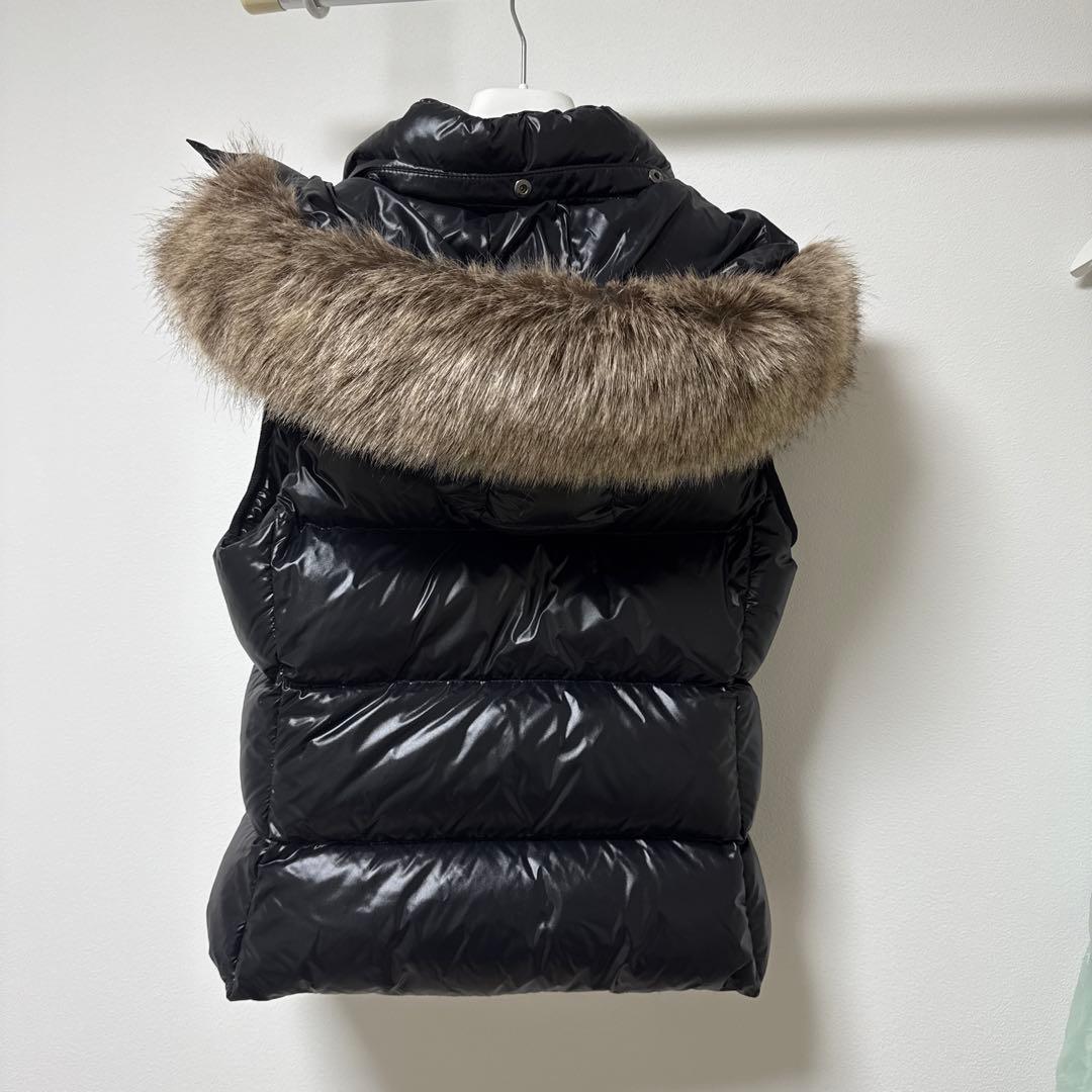 MONCLER ブラックファー付きダウンベスト　サイズ　2