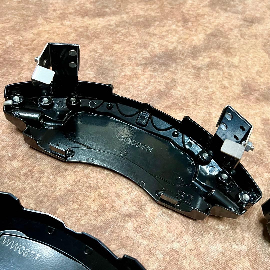 レクサスLBX AWD ブレーキキャリパーカバー