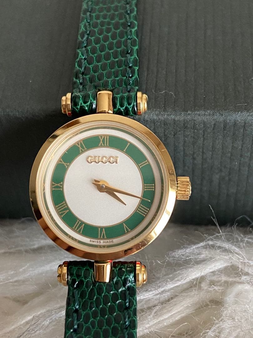 GUCCI グリーンレザー アナログ腕時計