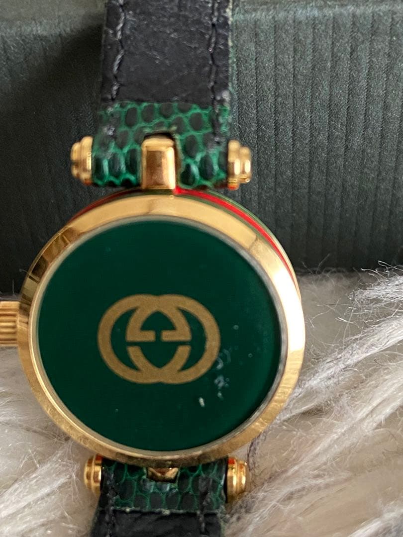 GUCCI グリーンレザー アナログ腕時計