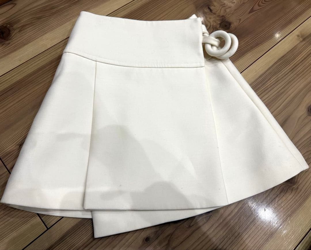 ぴ*様 VUITTON ホワイトリングディテールAラインミニスカート